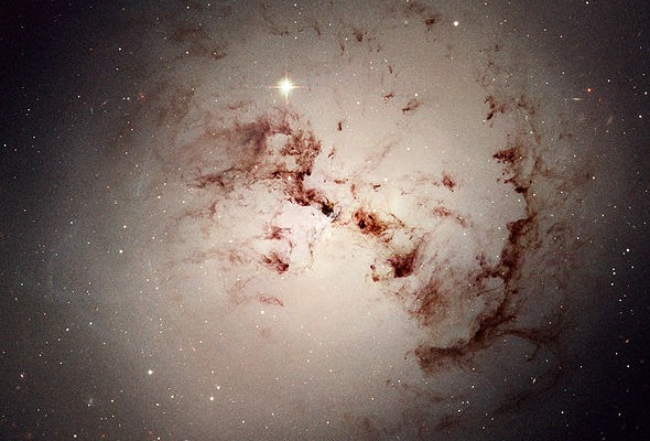 NGC 1316 da Hubble