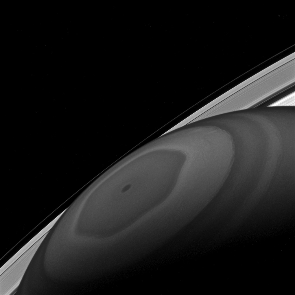 Una recentissima immagine dell'esagono del polo nord di saturno, ripresa dallla solita, infaticabile, Cassini.