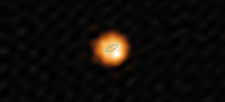 L’immagine più dettagliata mai ripresa finora di una gigante rossa (il futuro del Sole) a circa 320 Anni Luce da noi. All’interno della stella è stata inserita l’orbita terrestre… Fonte: Alma (ESO/NAOJ/NRAO)/W. Vlemmings 