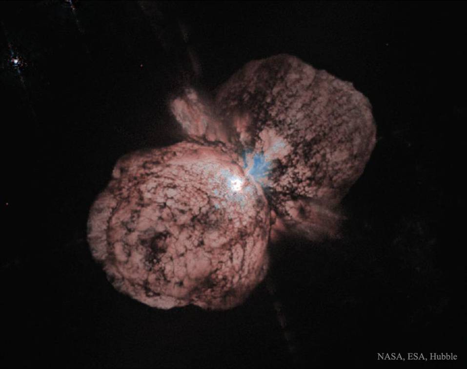 Eta Carinae è una supergigante blu. Durante la sua esistenza la luminosittà ha probabilmente superato il limite di Eddington, scaraventano materiale verso lo spazio. Ovviamente, la su vita srà molto breve